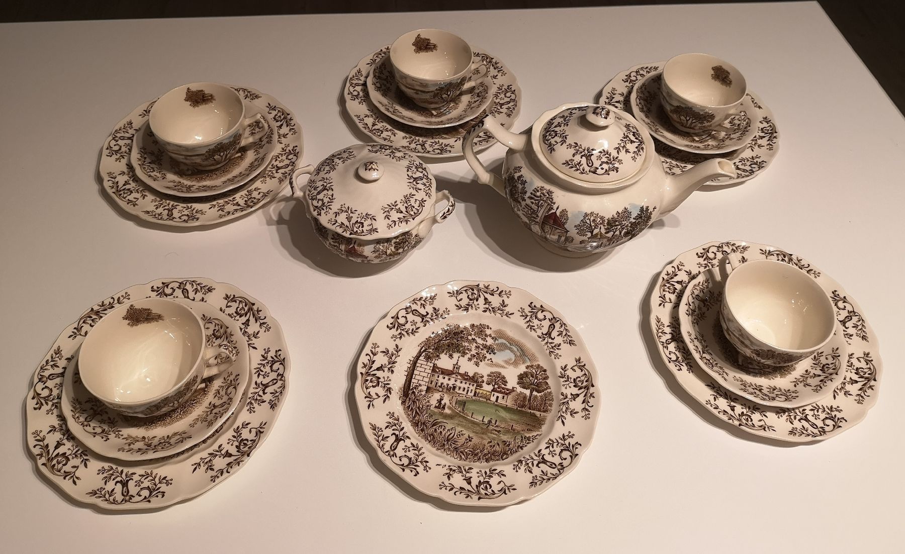 Geschirrsets: MOUNT VERNON JOHNSON BROS Angleterre WINDSORWARE, joli lot – Gebraucht aus Conthey von Cathlouz
