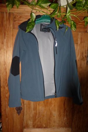 schöne Regenjacke Gr 38 ATRIUM Wasserdicht