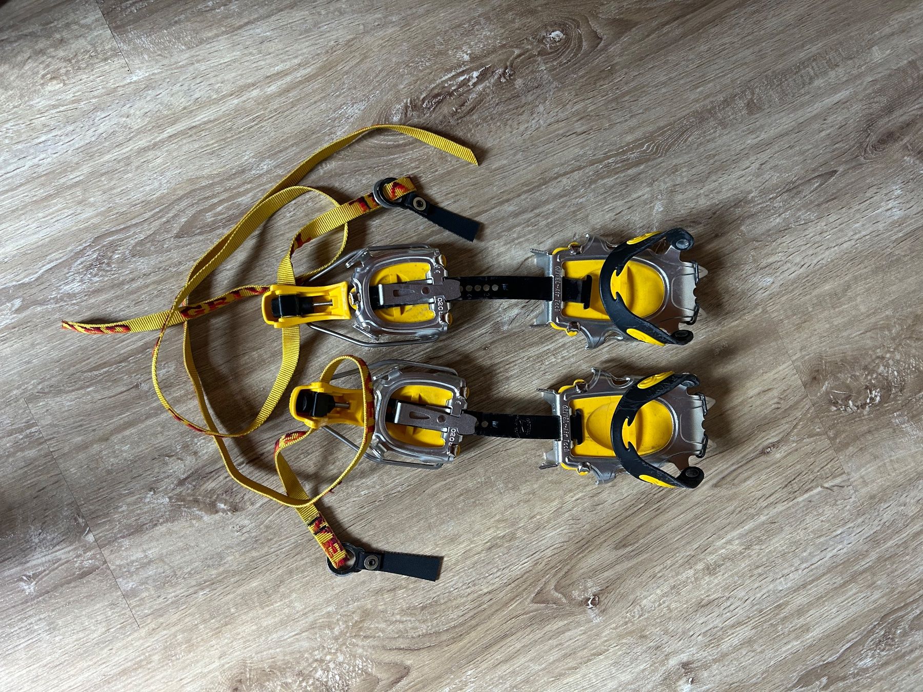 Grivel Altro in Alpinismo & Escursioni: Grivel Steigeisen – Usato da Sarnen venduto da asteryx