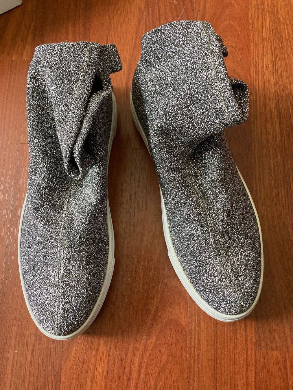 Globus Scarpe da donna: Sneaker silber-glänzend Stoff bequem – Nuovo e nell'imballaggio originale da Unterseen venduto da amj_zz7j 1