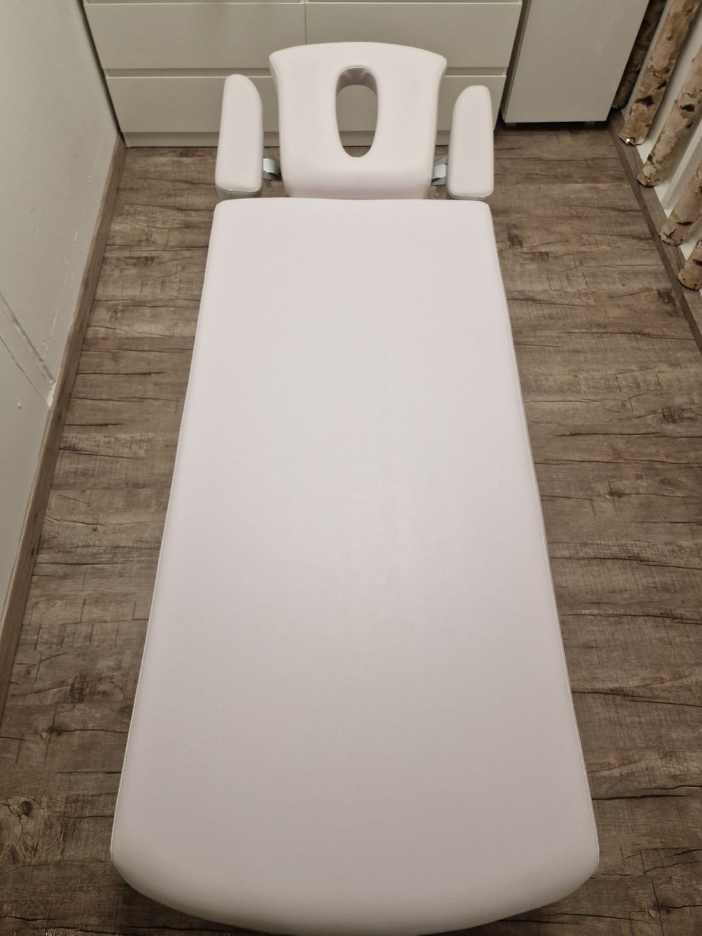 Fauteuils de soin: Massageliege – D'occasion à Inkwil par cor_l8zv