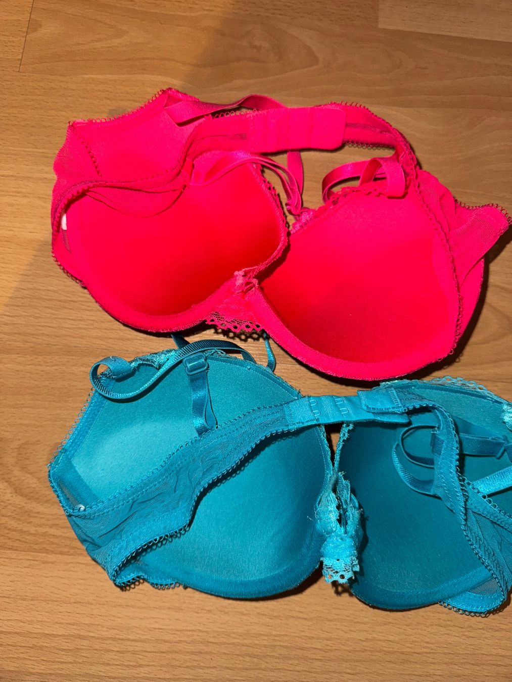 H&M Altra biancheria intima: 2 schöne BH 75B – Usato da Grosswangen venduto da shoes.bags.and.co 3