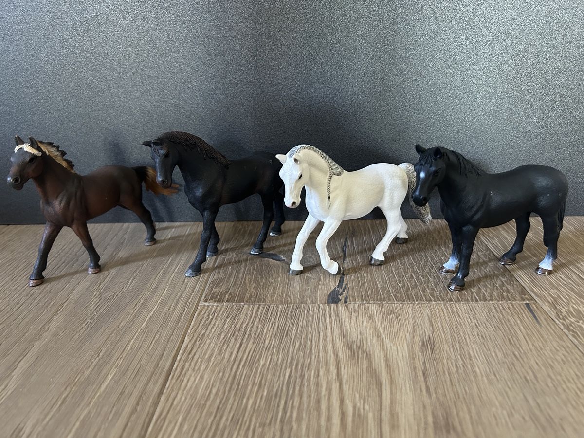 Schleich Giocattoli: Schleich Pferde – Usato da Winterberg ZH venduto da Amina023