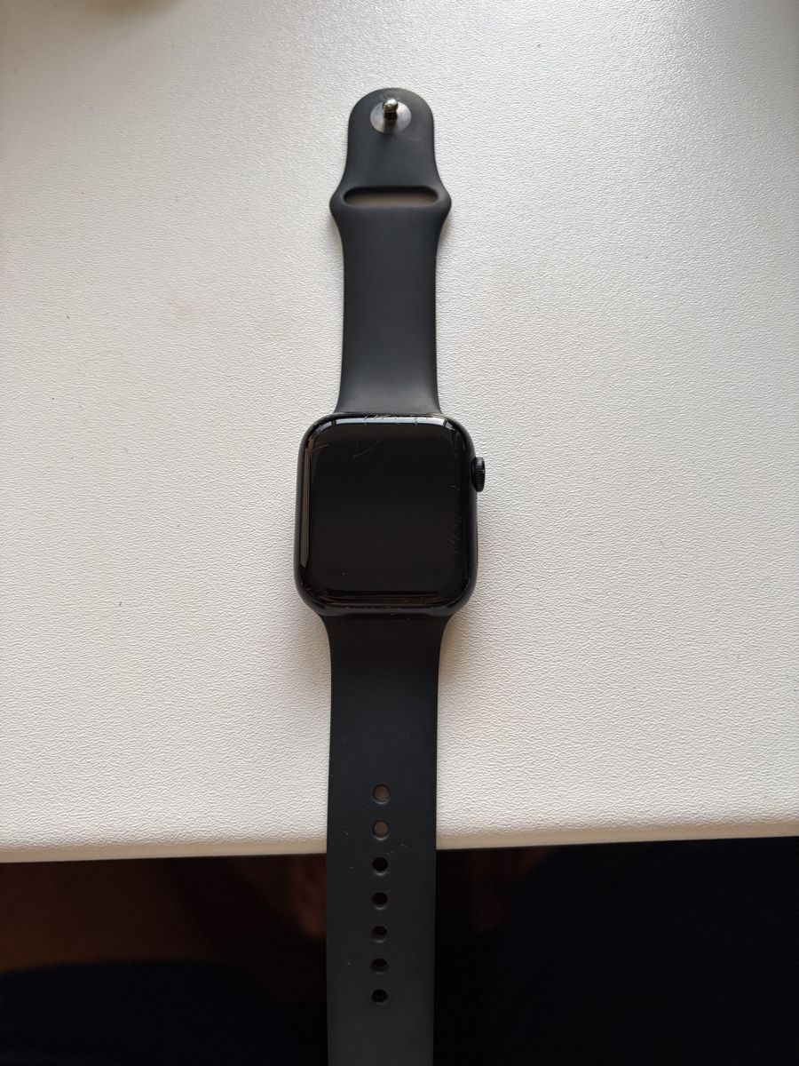 Apple Smartwatch: Apple Watch Series 9 45mm GPS – D'occasion à Bettwiesen par Jan.99 2