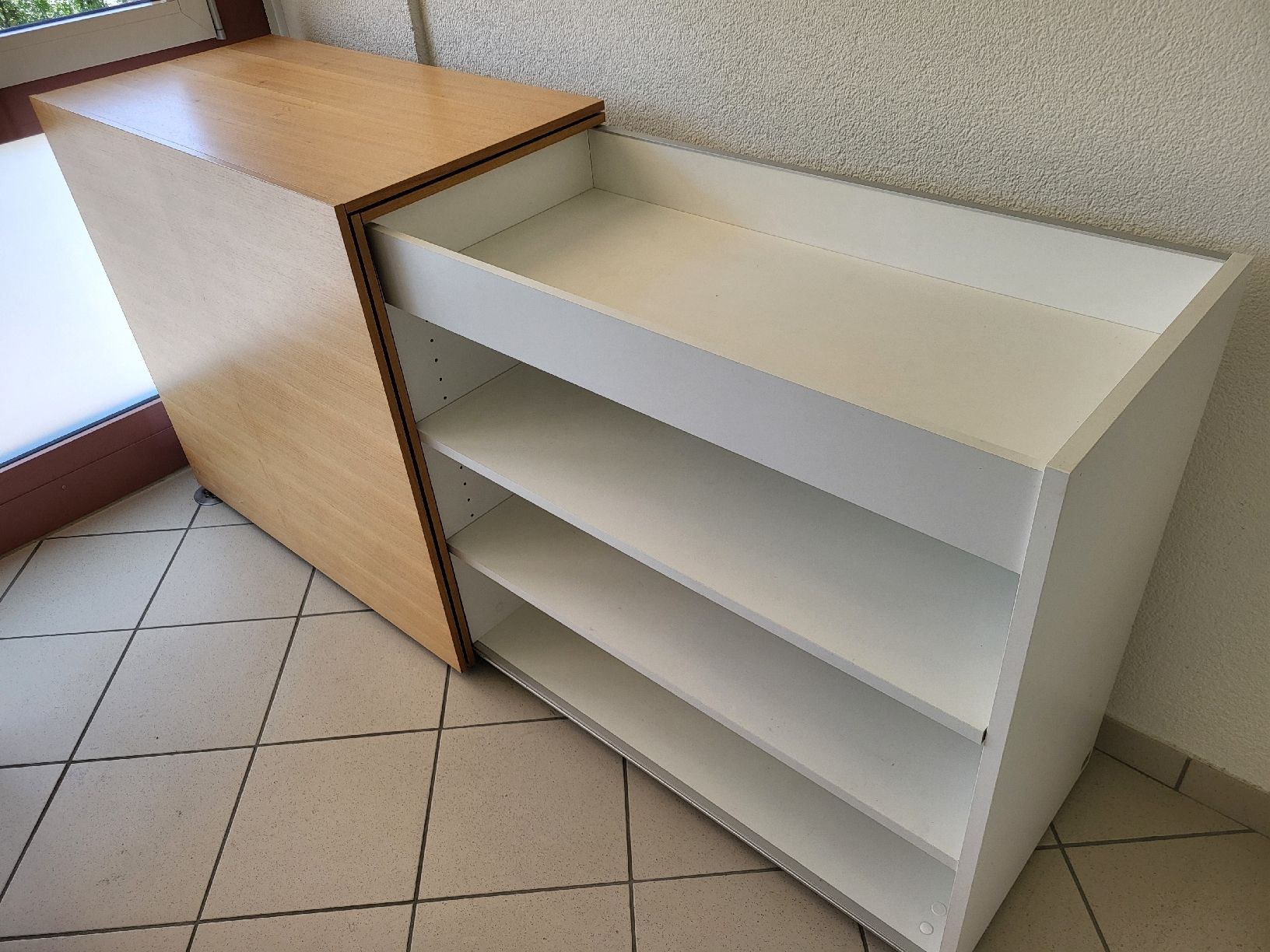 Interio Cassettiere: Interio Sideboard mit Schiebetür – Usato da Birsfelden venduto da Osso8 2