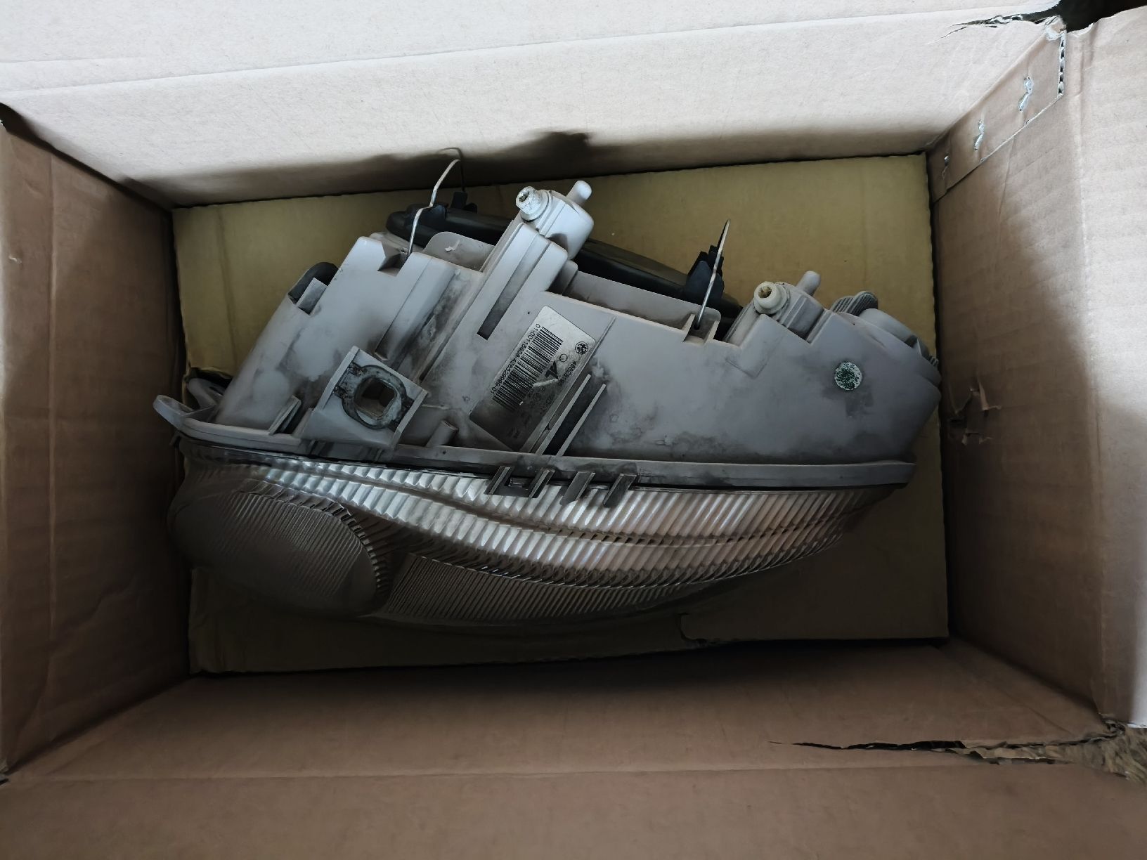 Fari: Alfa Romeo 147 Scheinwerfer – Usato da Roggwil BE venduto da 8kwleon 1