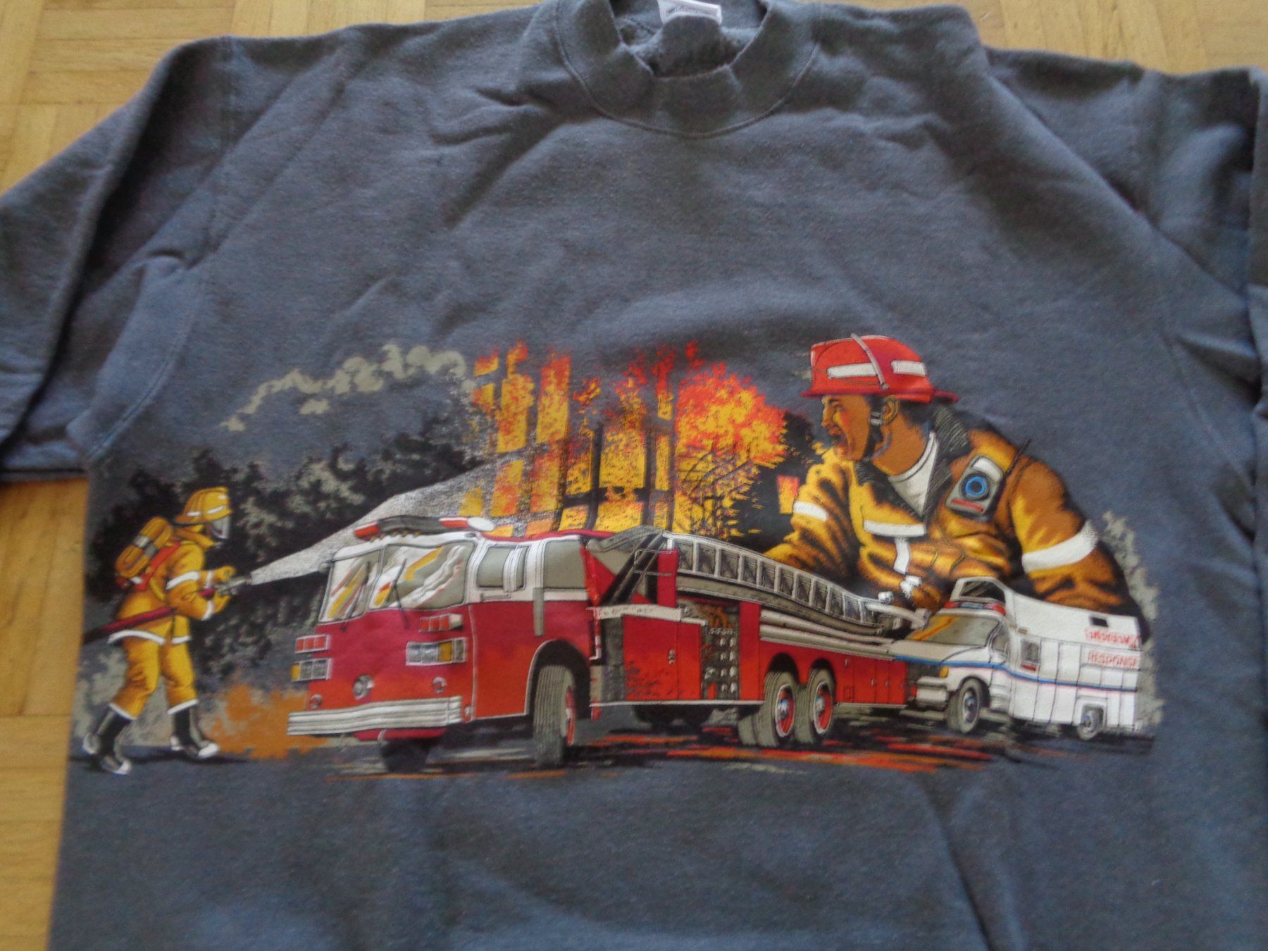 Pullover & Sweatshirts: Herrenpullover XL Feuerwehrmotiv – Gebraucht aus Dietikon von chroetli77 1