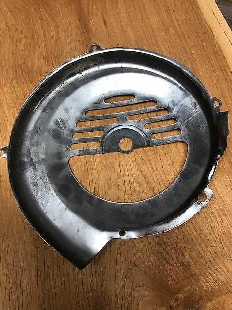 Tutti pezzi di ricambio per scooter: Vespa 50 Lüfterabdeckung chrom – Nuovo e nell'imballaggio originale da Halten venduto da Boxmodem 1