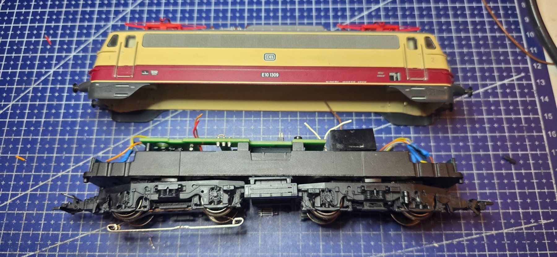 Märklin Modellini di ferrovie: Märklin DB E10 1309 HO/AC Ersazteile – Usato da Hochfelden venduto da Danizh0
