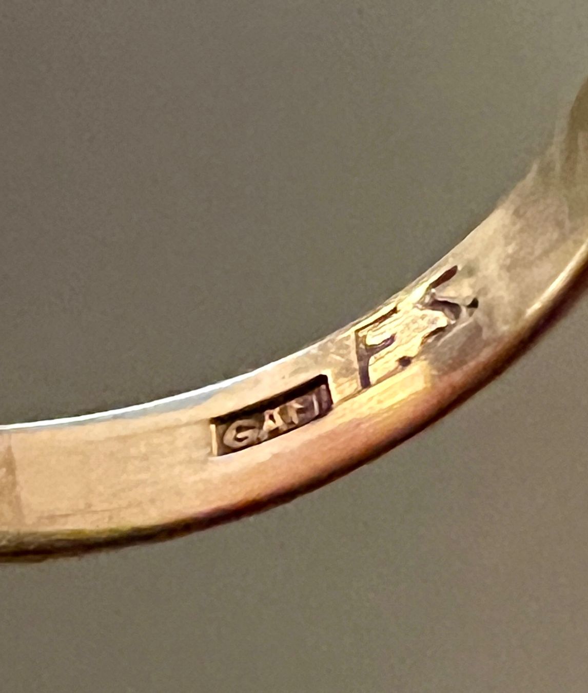 Anelli: Gold-Ring 9K mit grünem Stein – Usato da Chur venduto da Penting1935 6