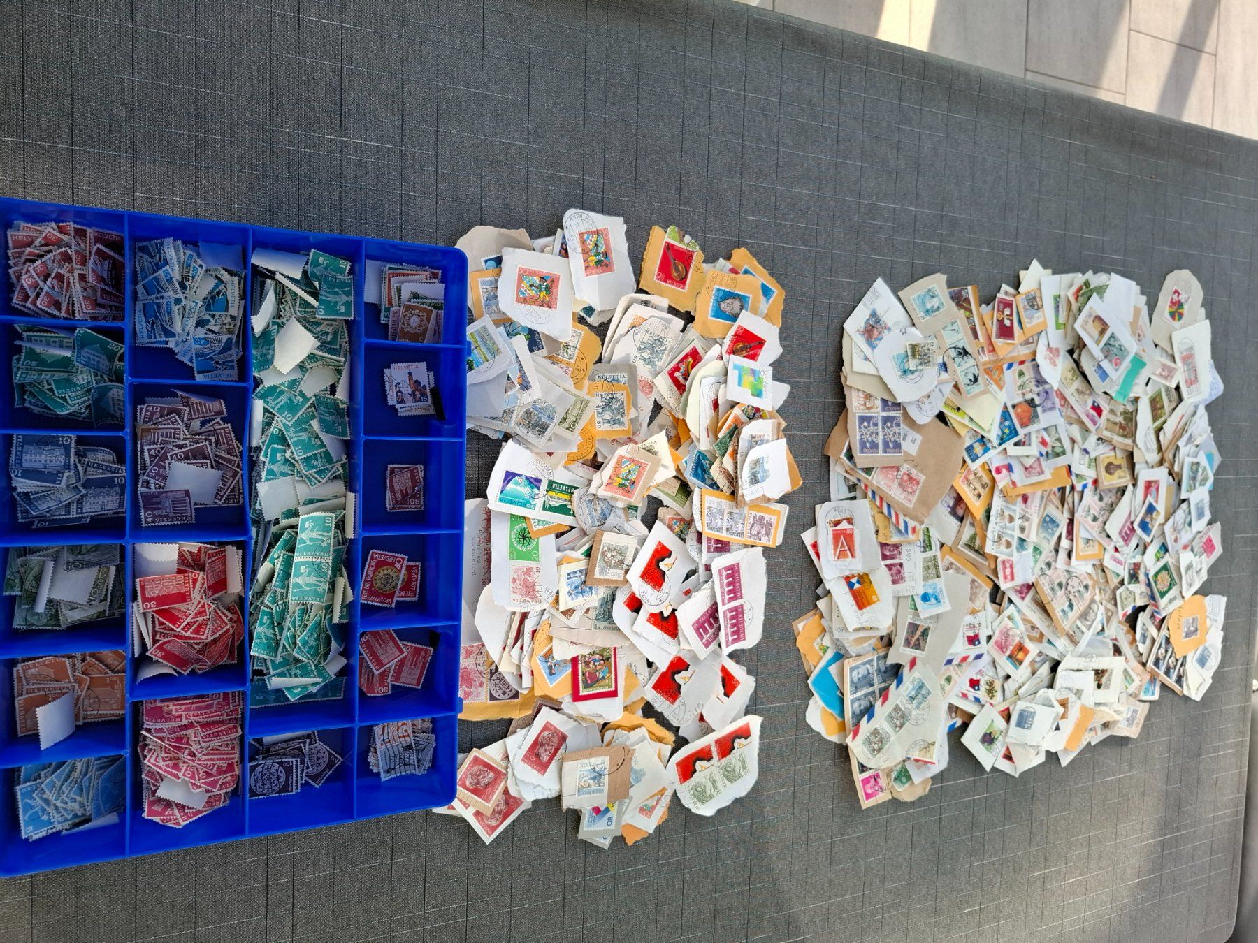 Tutti i francobolli: Briefmarken, Postmarken, Album, Sammlung – Usato da Eschlikon venduto da Timotwo
