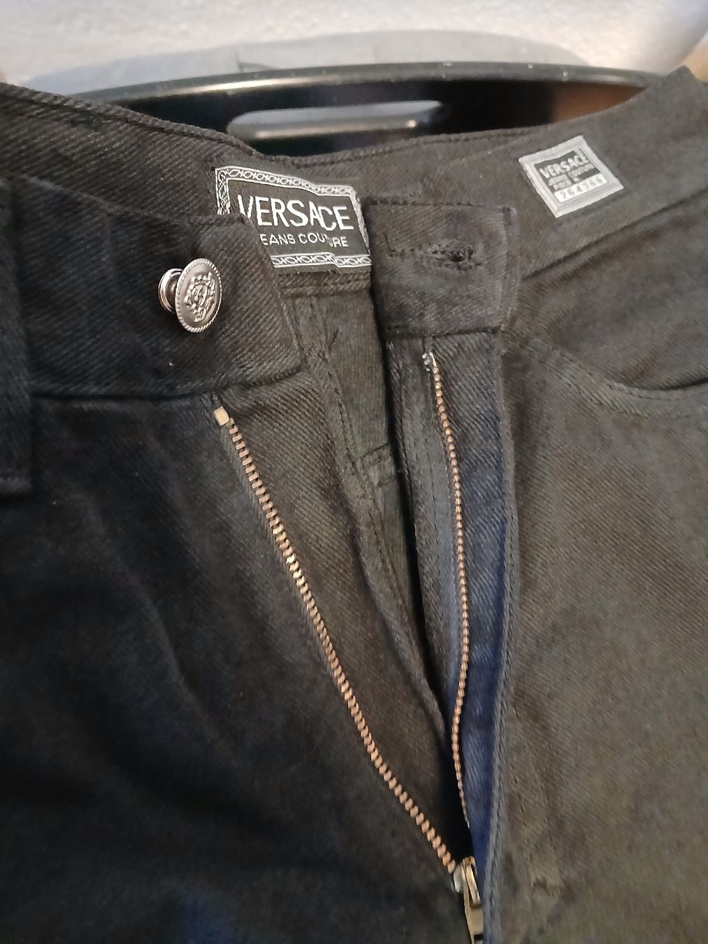 Versace Jeans: Versace schwarze Jeans it 44( 36,S) – Nuovo (secondo la descrizione) da Beinwil am See venduto da Superchance 5
