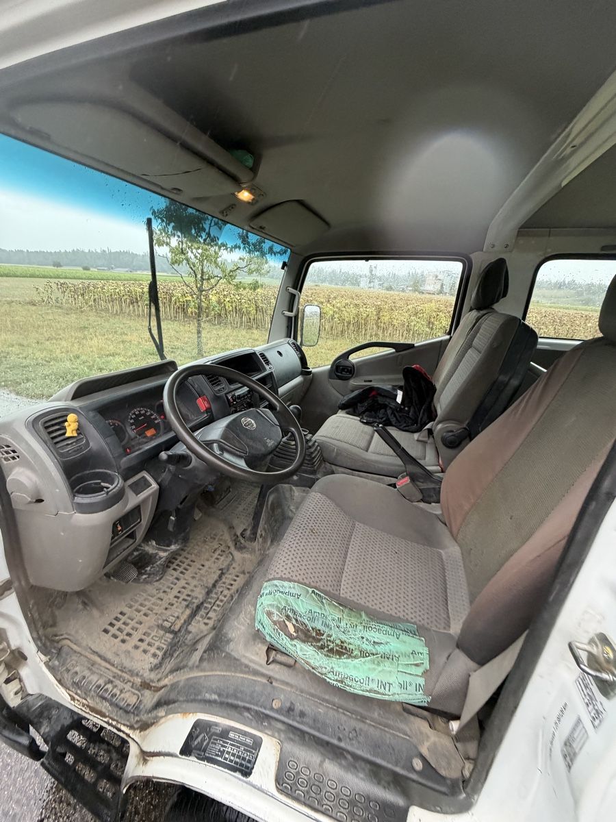 Nissan Véhicules utilitaires: NISSAN Cabstar – D'occasion à Niederbipp par baggerch 6