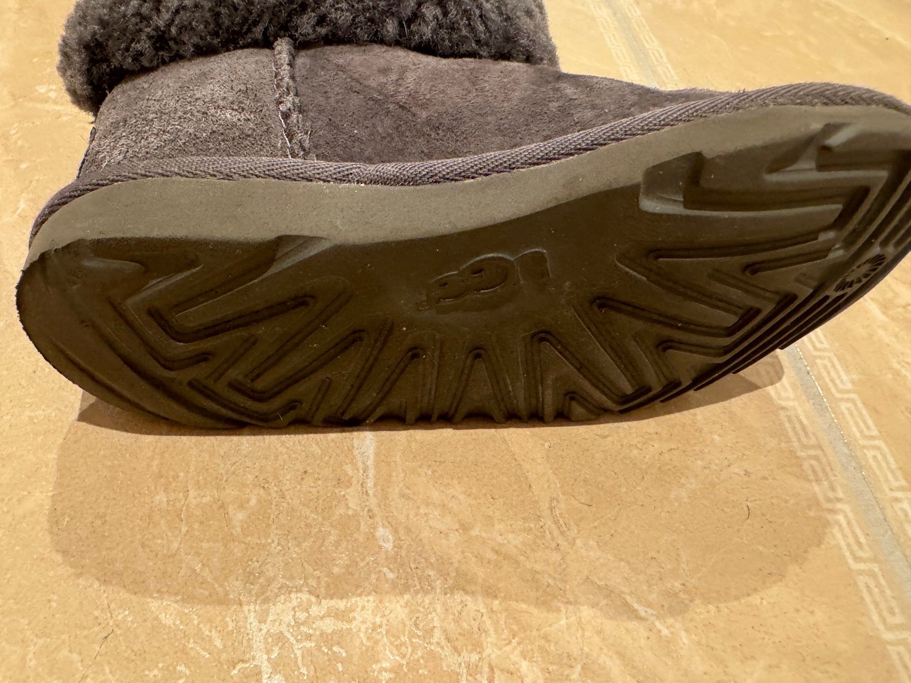 Ugg Scarpe per ragazze: UGG warme Schuhe, 28.5 – Usato da Klingnau venduto da Markus14 3