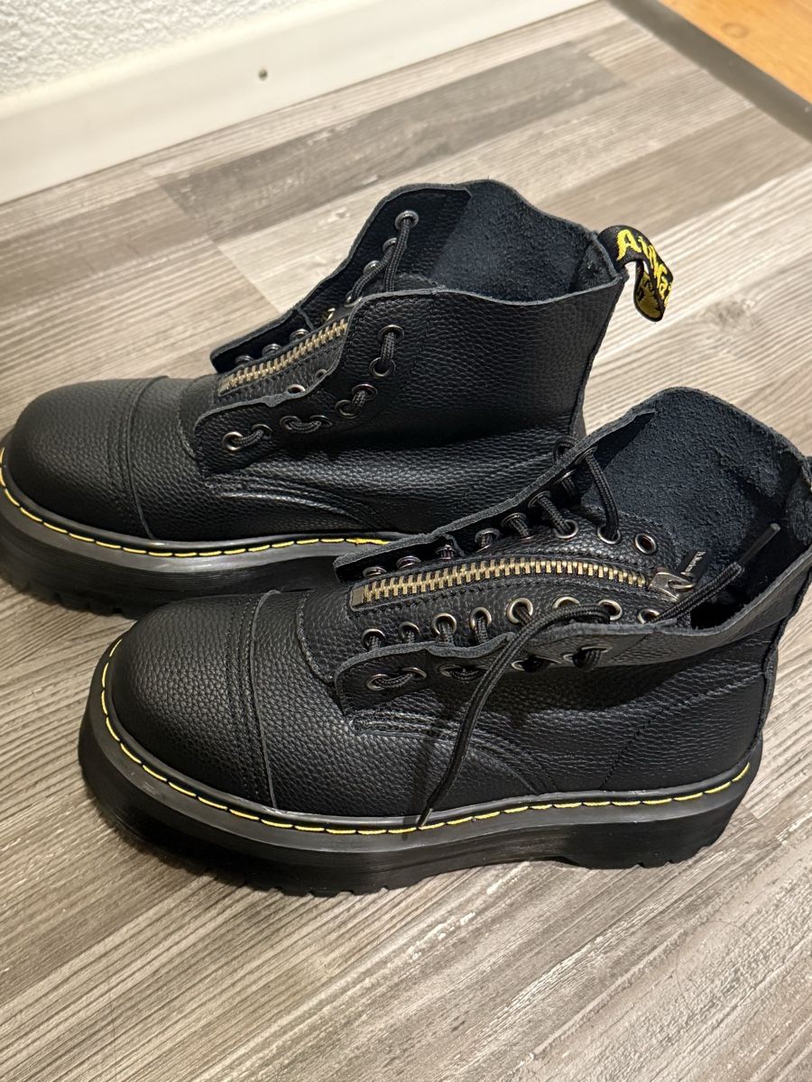 Dr. Martens Chaussures femmes: Bottes à lacets 'Sinclair' Dr. Martens – Neuf (Voir description) à Monthey par Joseph-29 5