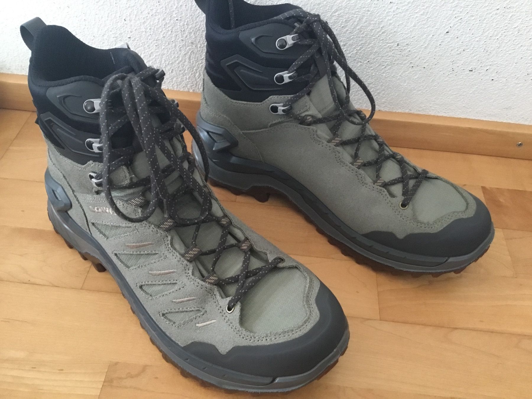 Lowa Herrenschuhe: Lowa Gore Tex Wanderschuhe, Men, Gr. 43.5, Neu – Neu (gemäss Beschreibung) aus Chur von Jacky17 6