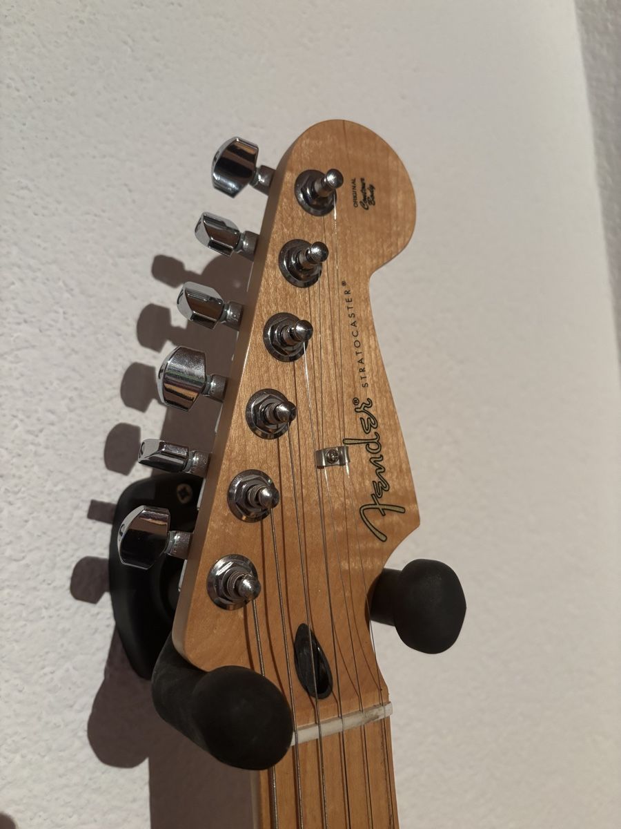Fender Instruments de musique: Fender Stratocaster 2021 Placid Blue – D'occasion à Volketswil par Kryptek117 3