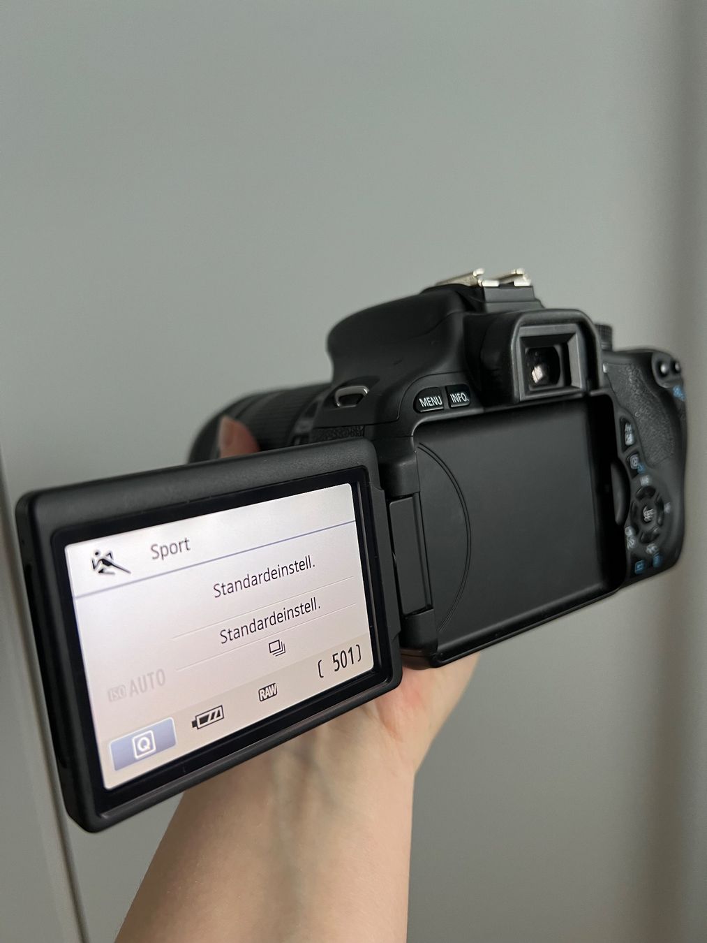 Canon Fotocamera: Canon EOS 600D Spiegelreflexfotokamera Set – Usato da Wangen an der Aare venduto da ram_mwq9 2