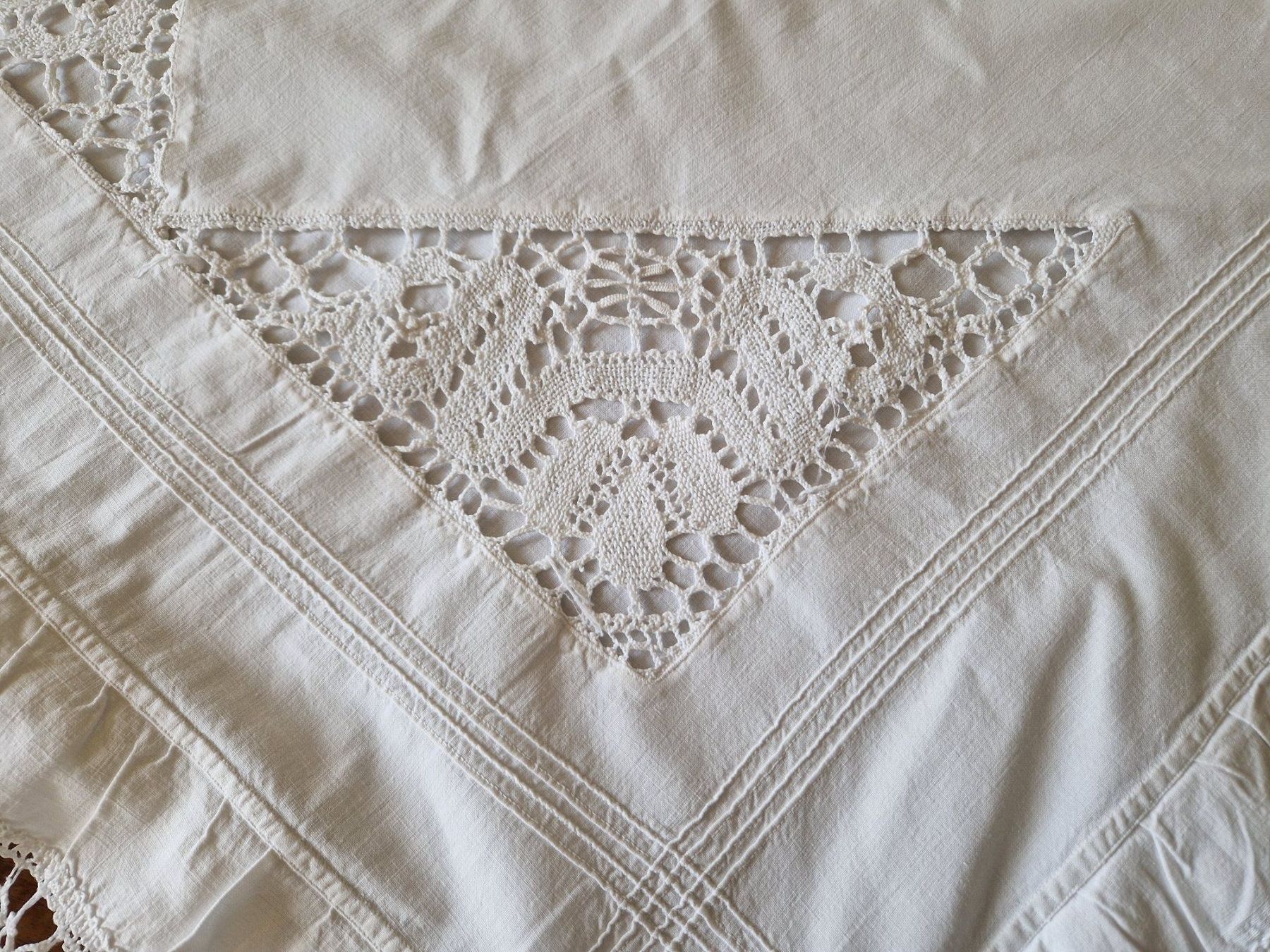 Biancheria da letto: Leintuch mit Klöppelspitze 240x145cm – Usato da Bern venduto da Antikbatik 8