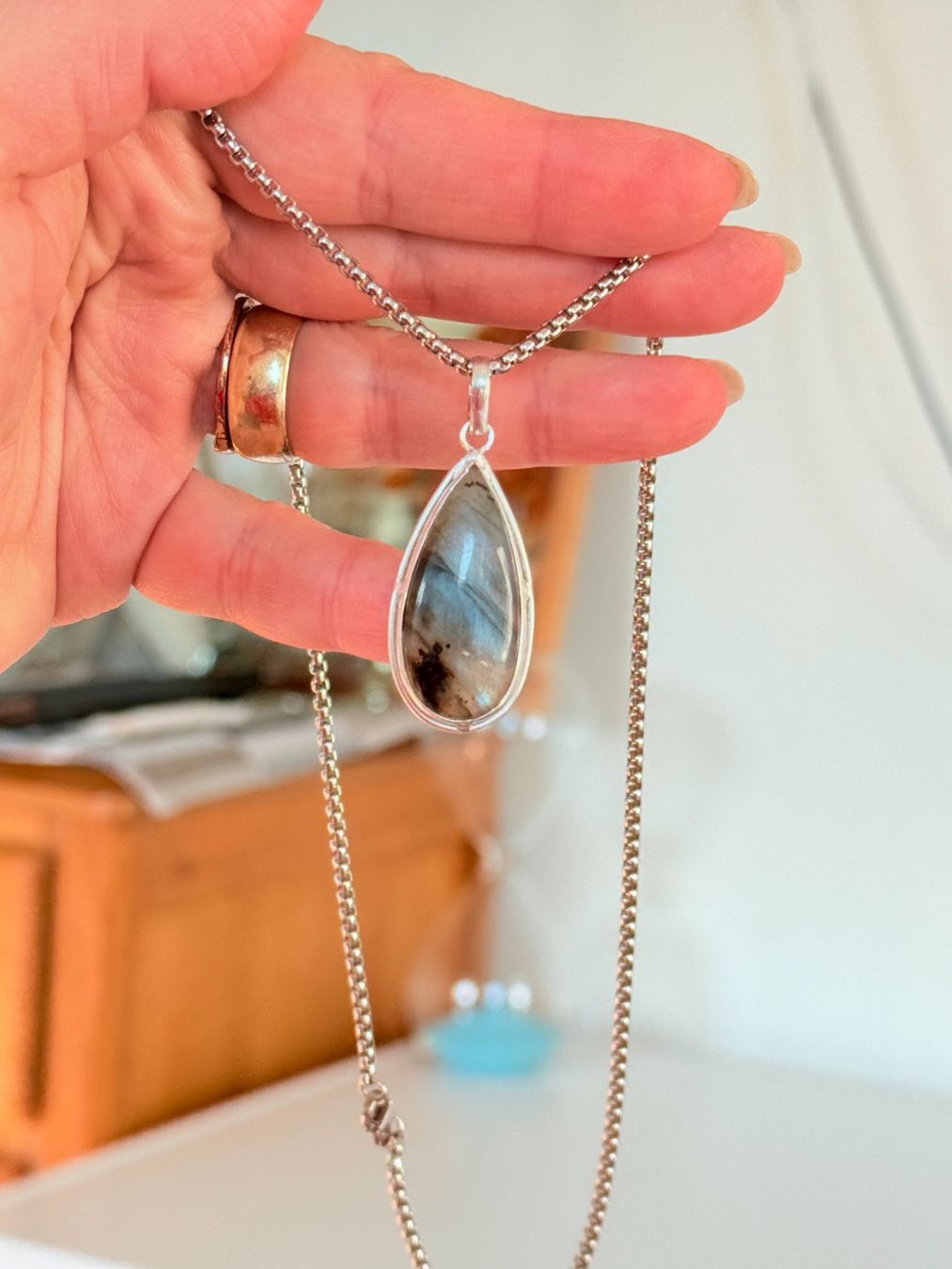 Catenine: Collier Labradorite naturelle – Nuovo e nell'imballaggio originale da Genève venduto da AGBERG
