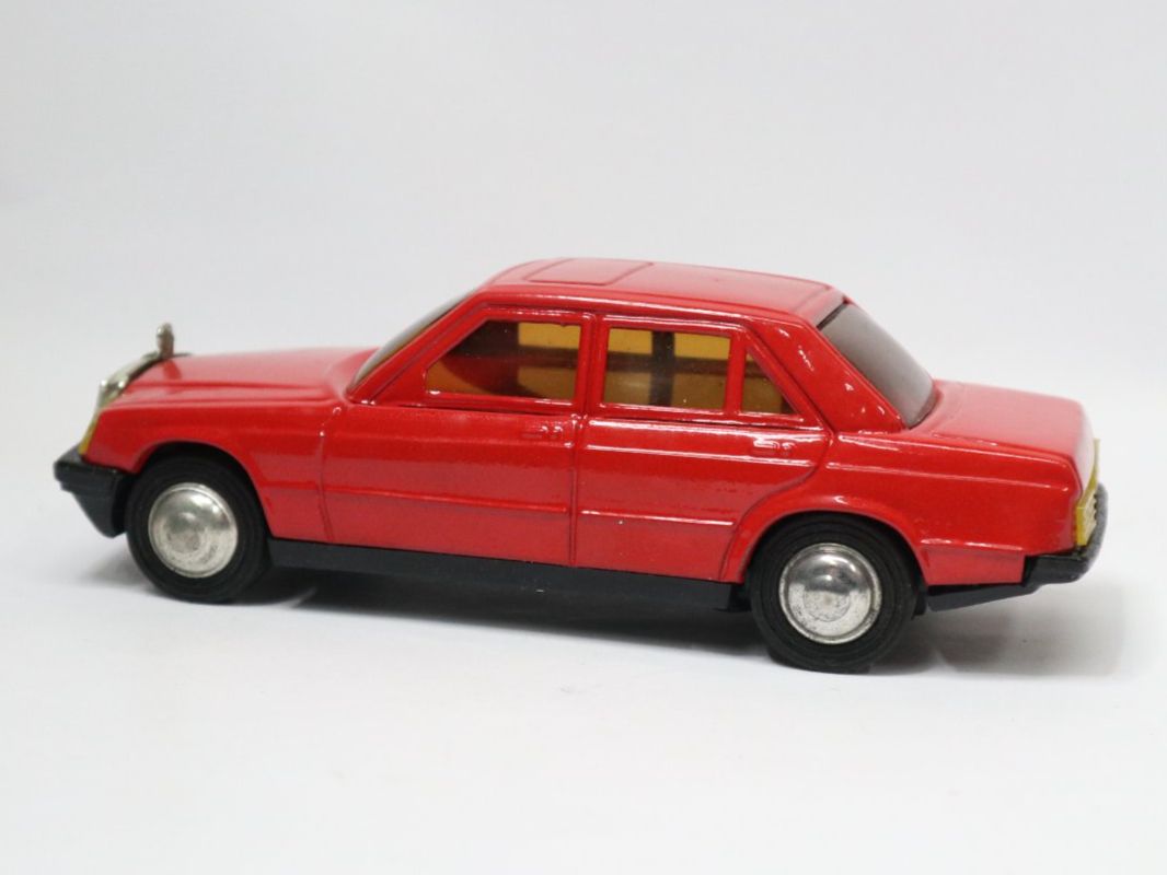 Spielzeuge: Blechauto Mercedes 190 Schwungrad – Neu (gemäss Beschreibung) aus Eschenbach SG von Astalavista 4
