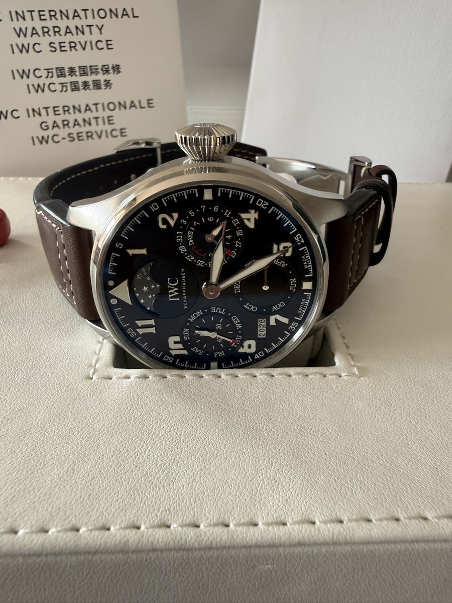 IWC Uhren: Neuwertige IWC BIG PILOT PERPETUAL "ANTOINE DE SAINT EXUPÉRY – Neu (gemäss Beschreibung) aus Stein am Rhein von AdiFerdi 2