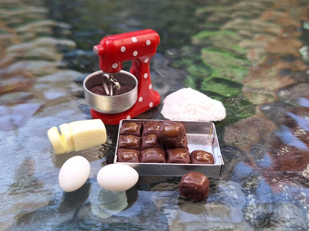 Case e mobili per bambole: Handmade Brownies Back Set – Nuovo (secondo la descrizione) da Zürich venduto da HandmadeTinyFood 2
