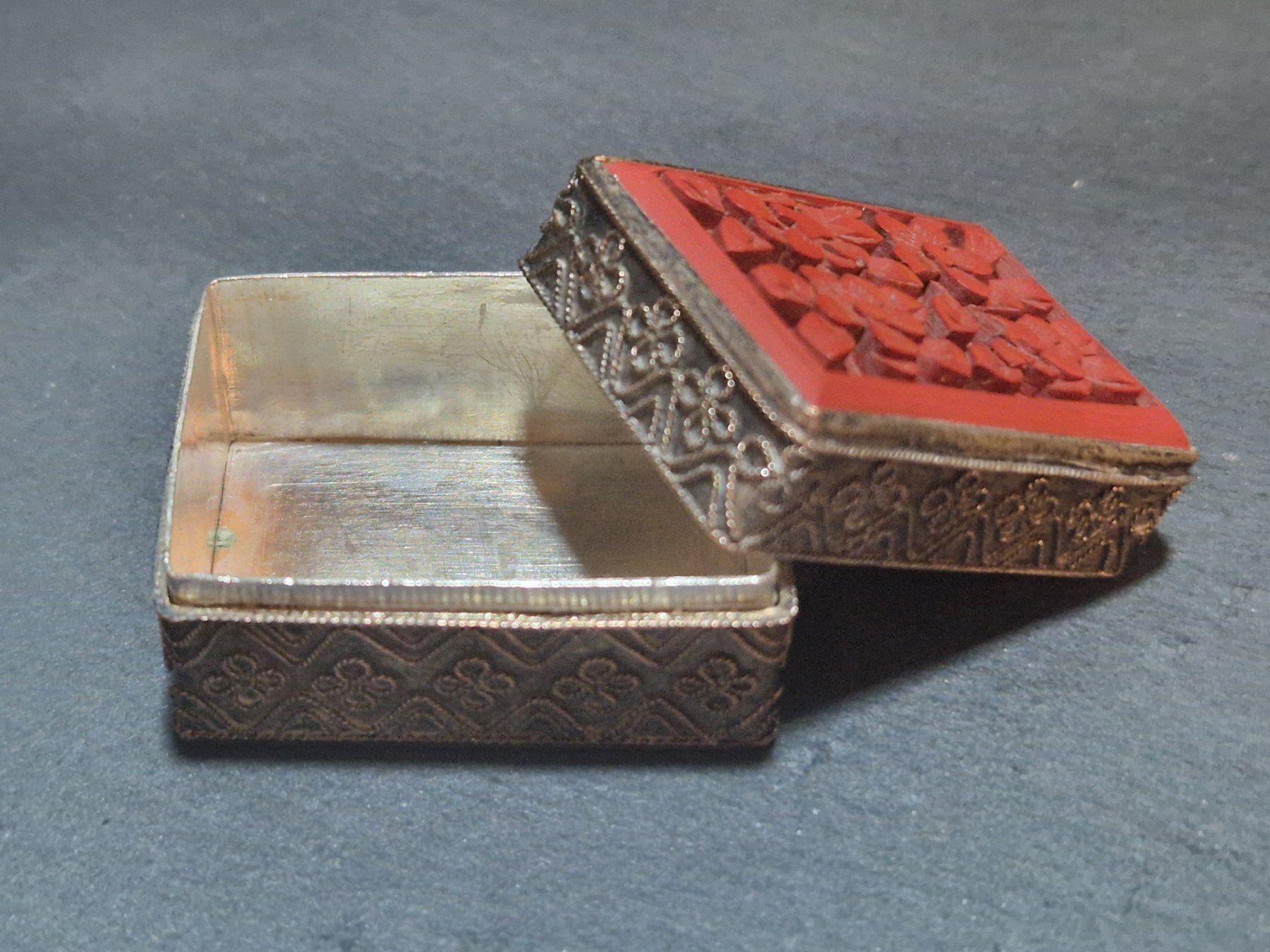 Dosen: Antike chinesische Miniatur-Dose – Gebraucht aus Winterthur von Sadega 2