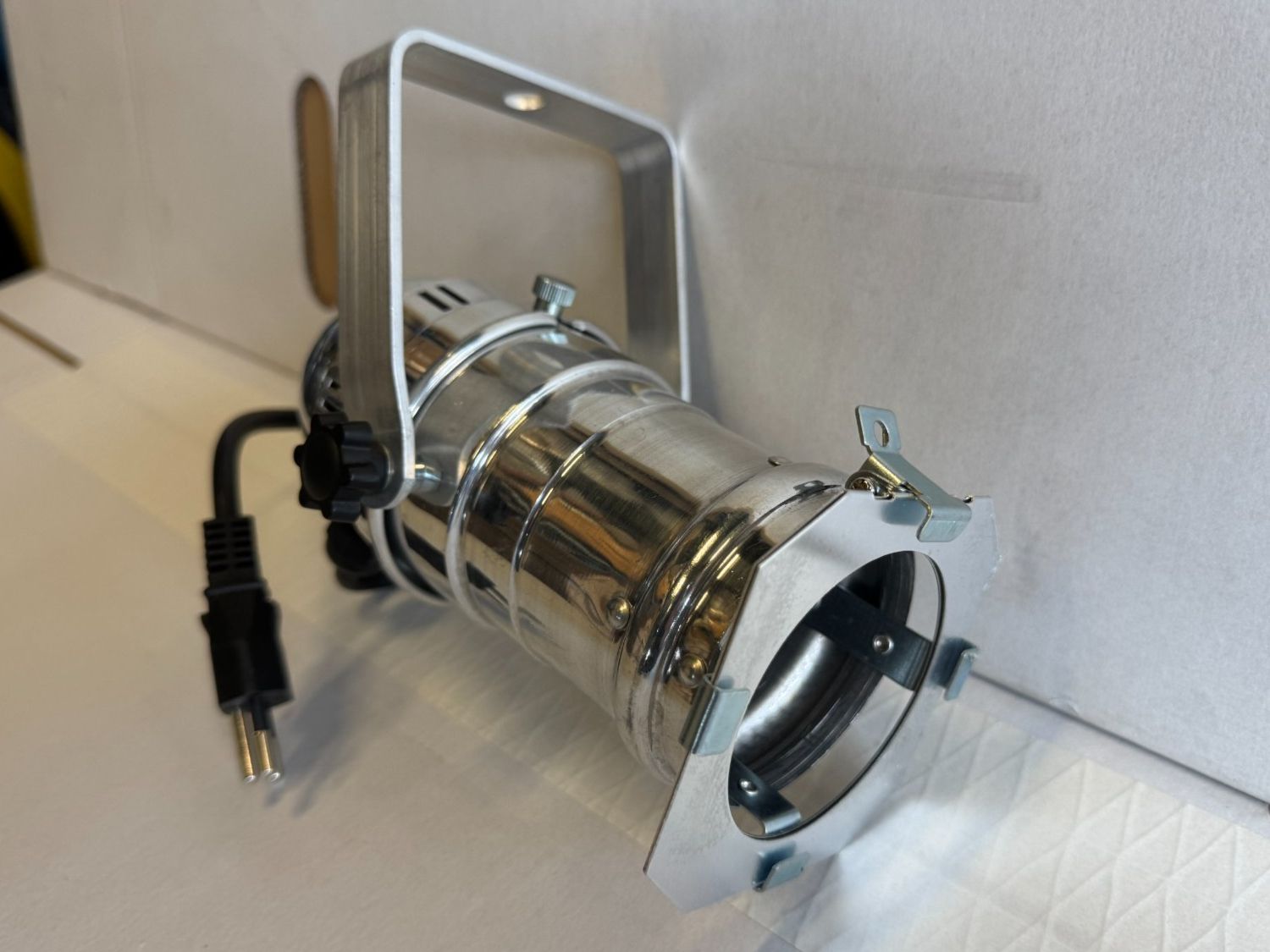 Lampade: 2 er Set Varytec Par 20 Spot Scheinwerfer poliert silber – Nuovo e nell'imballaggio originale da Däniken SO venduto da Profog1 3