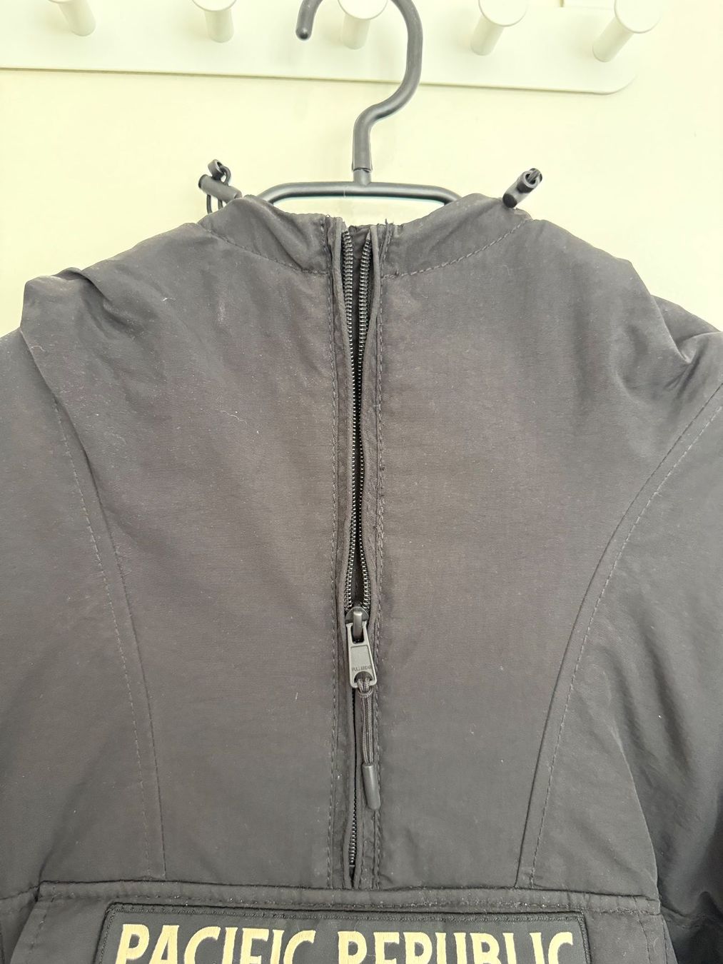 Pull&Bear Vestes: Pull&Bear Jacke mit Kangarootasche – D'occasion à Niederhasli par sonneee24 4