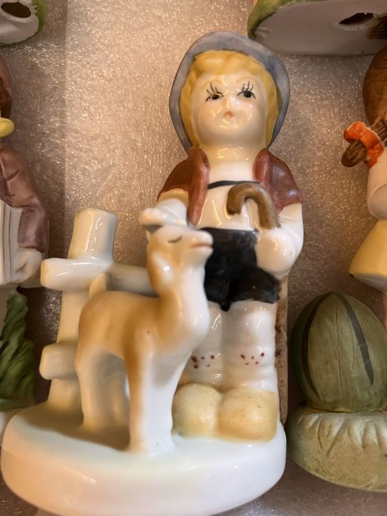 13 Porzellanfiguren handbemalt 3