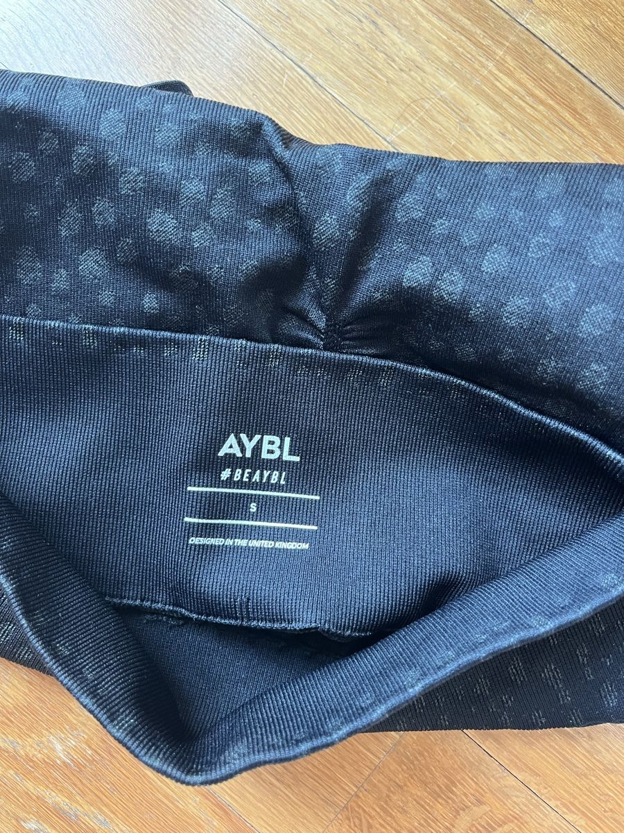 Aybl Leggings: AYBL Shorts mit Scrunch – D'occasion à Ittigen par str_9dw5 2
