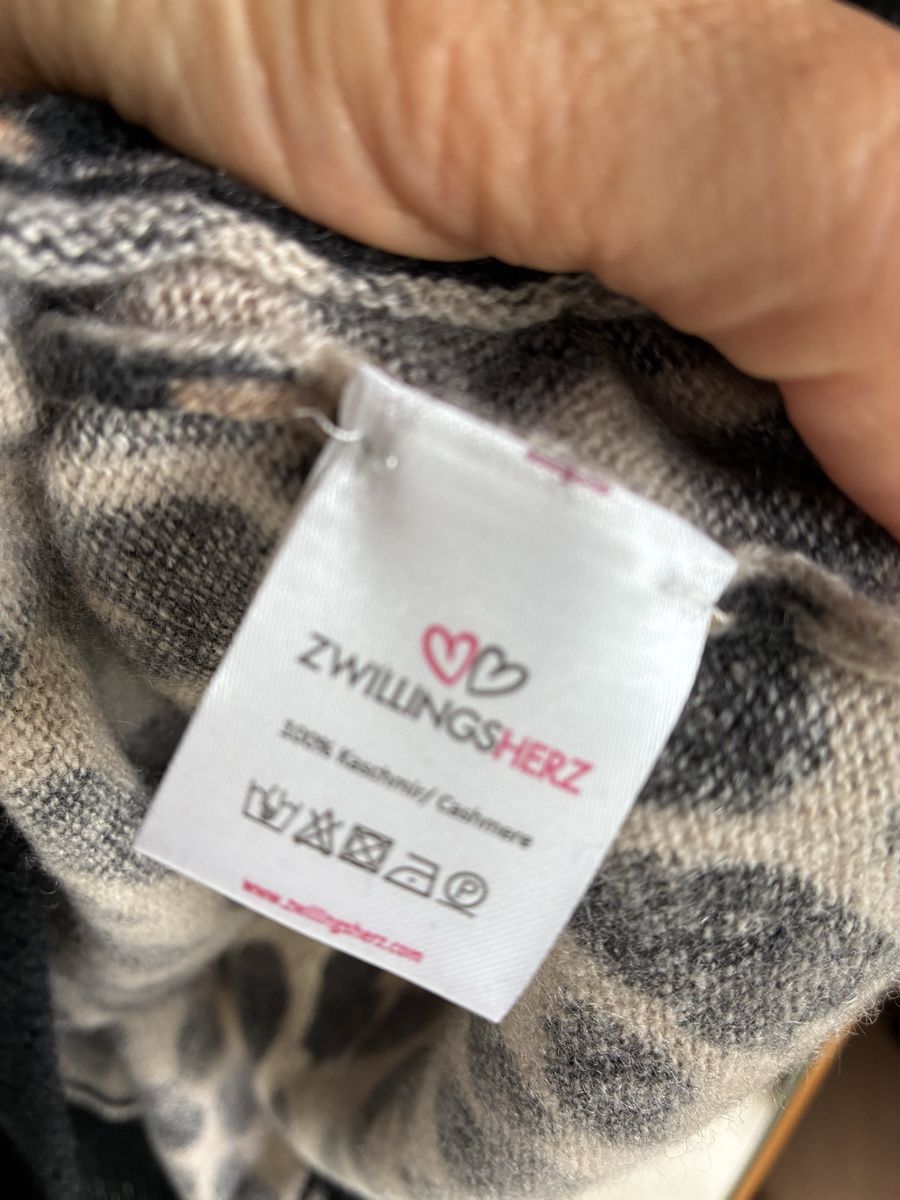 Maglioni & Felpe: Kaschmirpullover von Zwillingherz. gr. 36 – Usato da Winterthur venduto da Mitschg 1