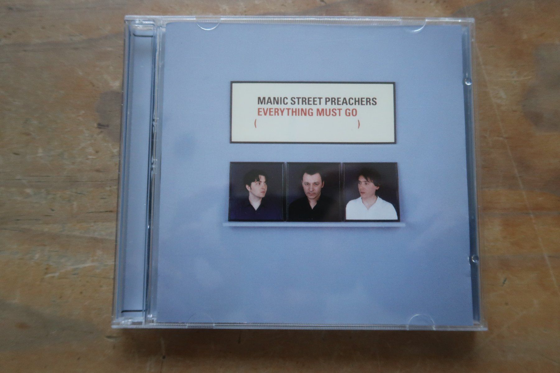 CD: MANIC STREET PREACHERS - EVERYTHING MUST GO - 2x CD – Usato da Basel venduto da Patiscat