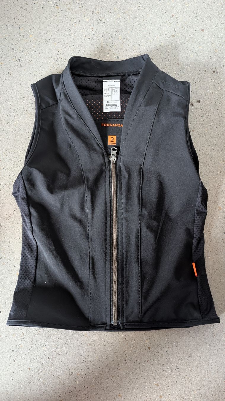 Decathlon Schutz & Schoner: Reitschutzvesten  – Gebraucht aus Cham von ela_wdg9 1