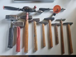 Jeu de 7 marteau, 2 massette et 2 foret à main