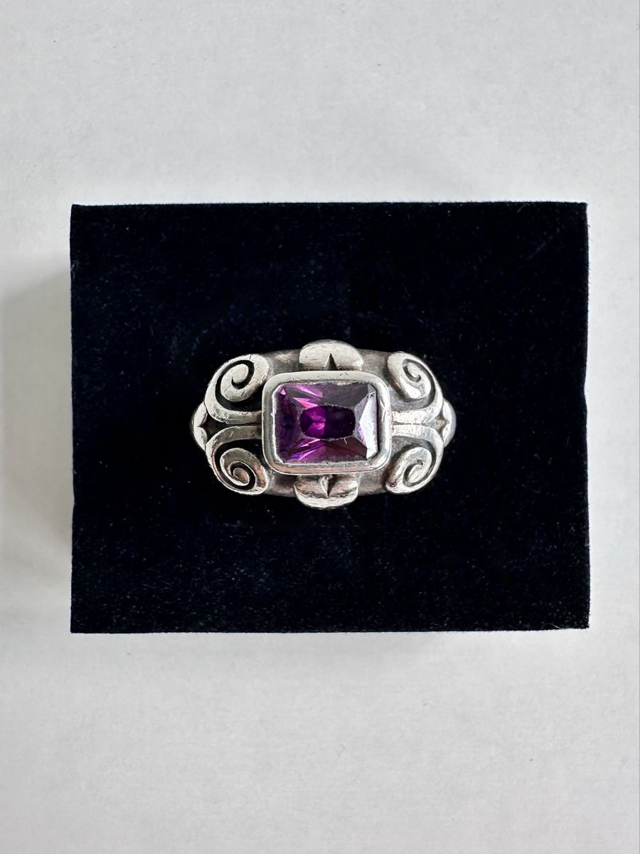 Anelli: Silverstar Silberring mit violettem Stein / Gr. 53 – Usato da Bern venduto da neon317 2