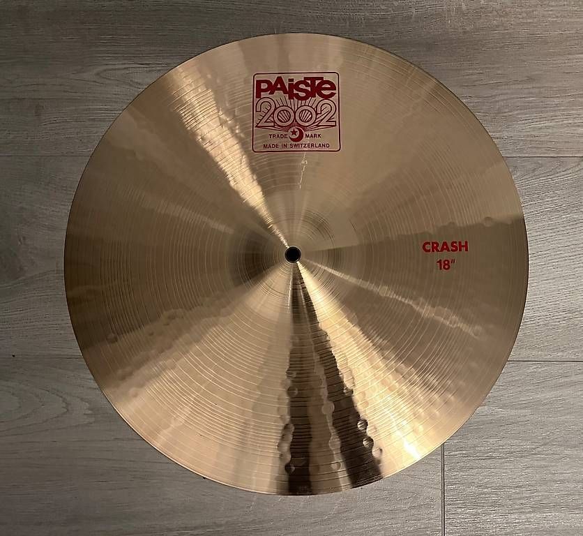 Musikinstrumente: Paiste 2002 18" Crash. New – Gebraucht aus Bidogno von inf_g2xj