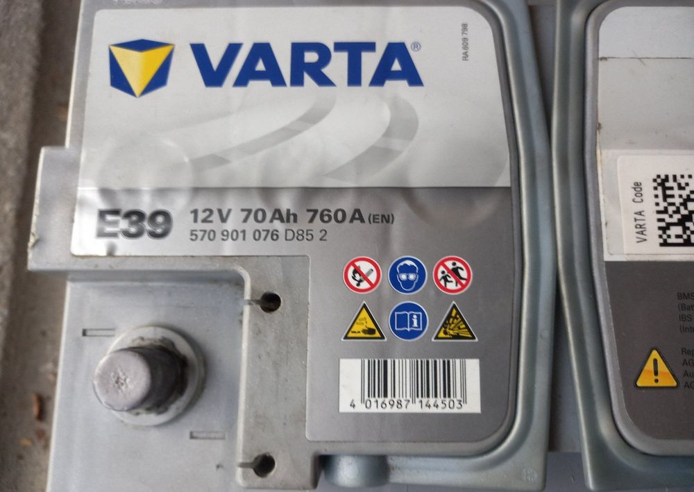 VARTA Silver Dynamic AGM Autobatterie, E39, 570 901 076, 70 Ah, 760 A