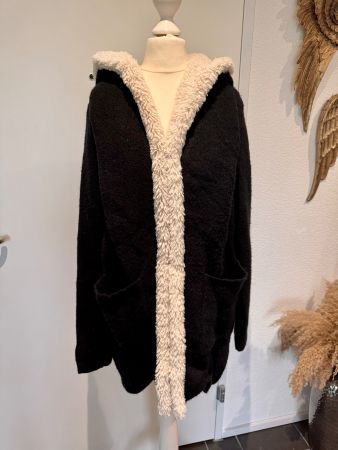 Kuscheliger schwarzer Mantel von Yes or No Gr. XS