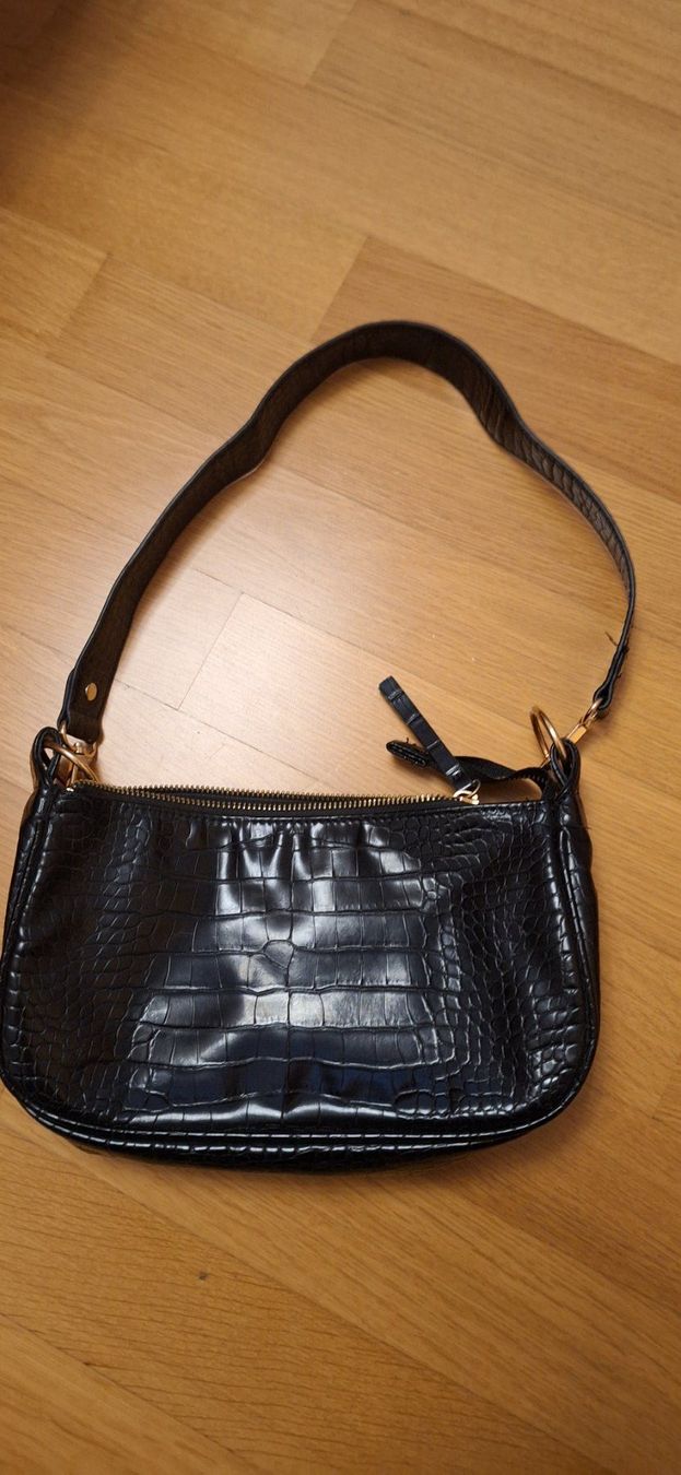 Borse da donna: joli sac à main noir – Nuovo e nell'imballaggio originale da Lussery-Villars venduto da pousinete02 1