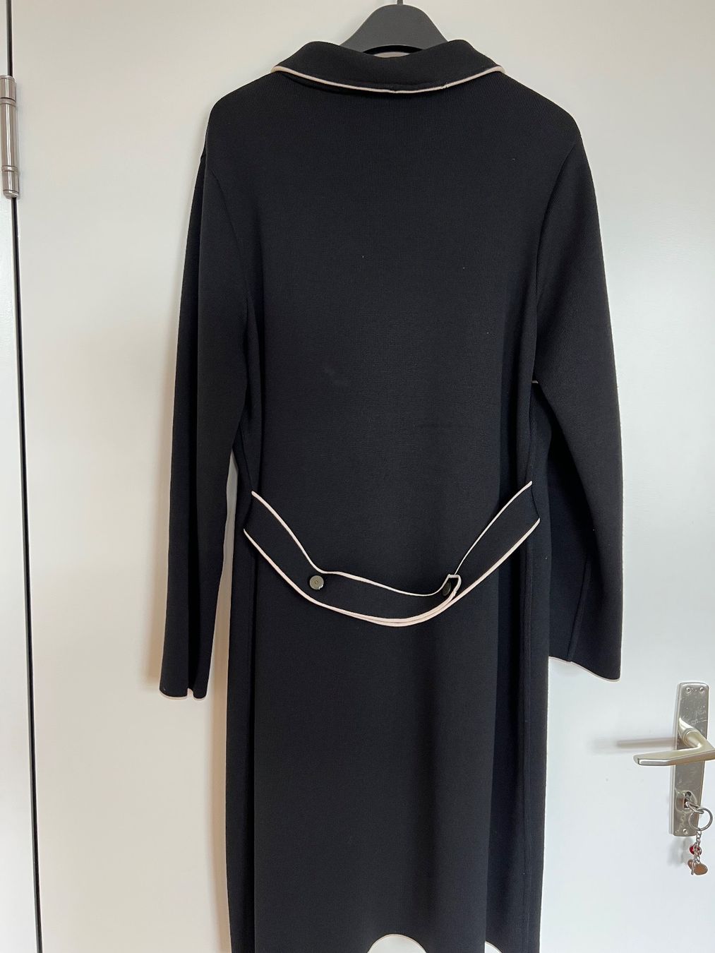 Escada Mäntel: Escada Black Knit Coat – Gebraucht aus St.Gallen von 303_7fcf 1