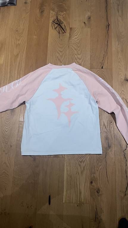 Maglioni & Felpe: Pinkes Villain Longsleeve – Usato da Breitenbach venduto da kus_fq9h 1