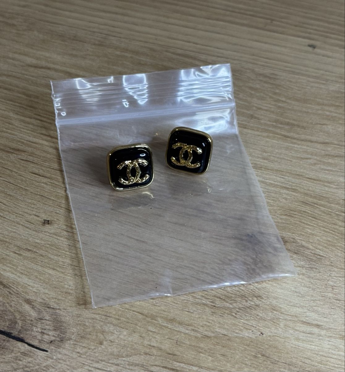 Chanel Ohrringe & -stecker: Boucles d’oreilles – Neu und originalverpackt aus Châtel-St-Denis von Montclair_Swiss 4