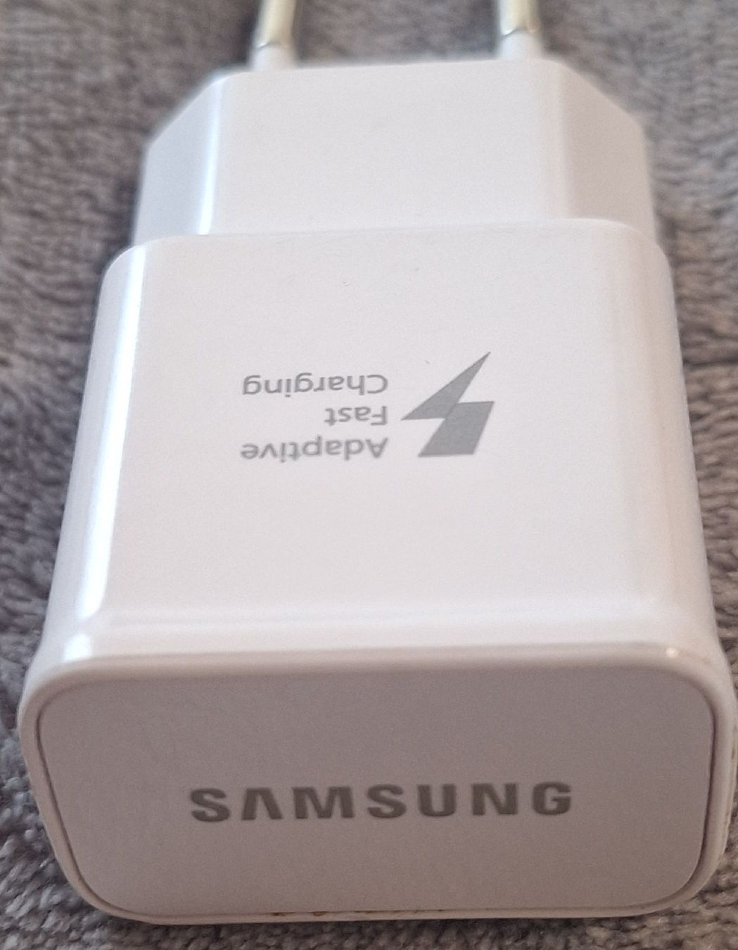 Samsung Ladegeräte: Chargeur Samsung Adaptive Fast Charging blanc – Gebraucht aus Tannay von v1n1p00h