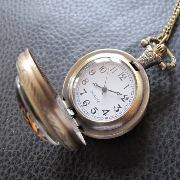 Uhren: Umhängeuhr Katze Cat - Motiv Steampunk – Neu (gemäss Beschreibung) aus Schwanden GL von UHRKNALL 1