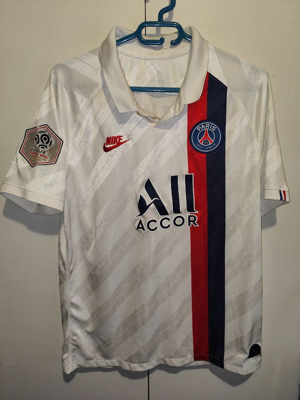 Nike Canottiere & Pantaloni: PSG Auswärtstrikot 2018/19 L mit Patch & Michael 10 – Usato da Rothrist venduto da SiddharthaMoon