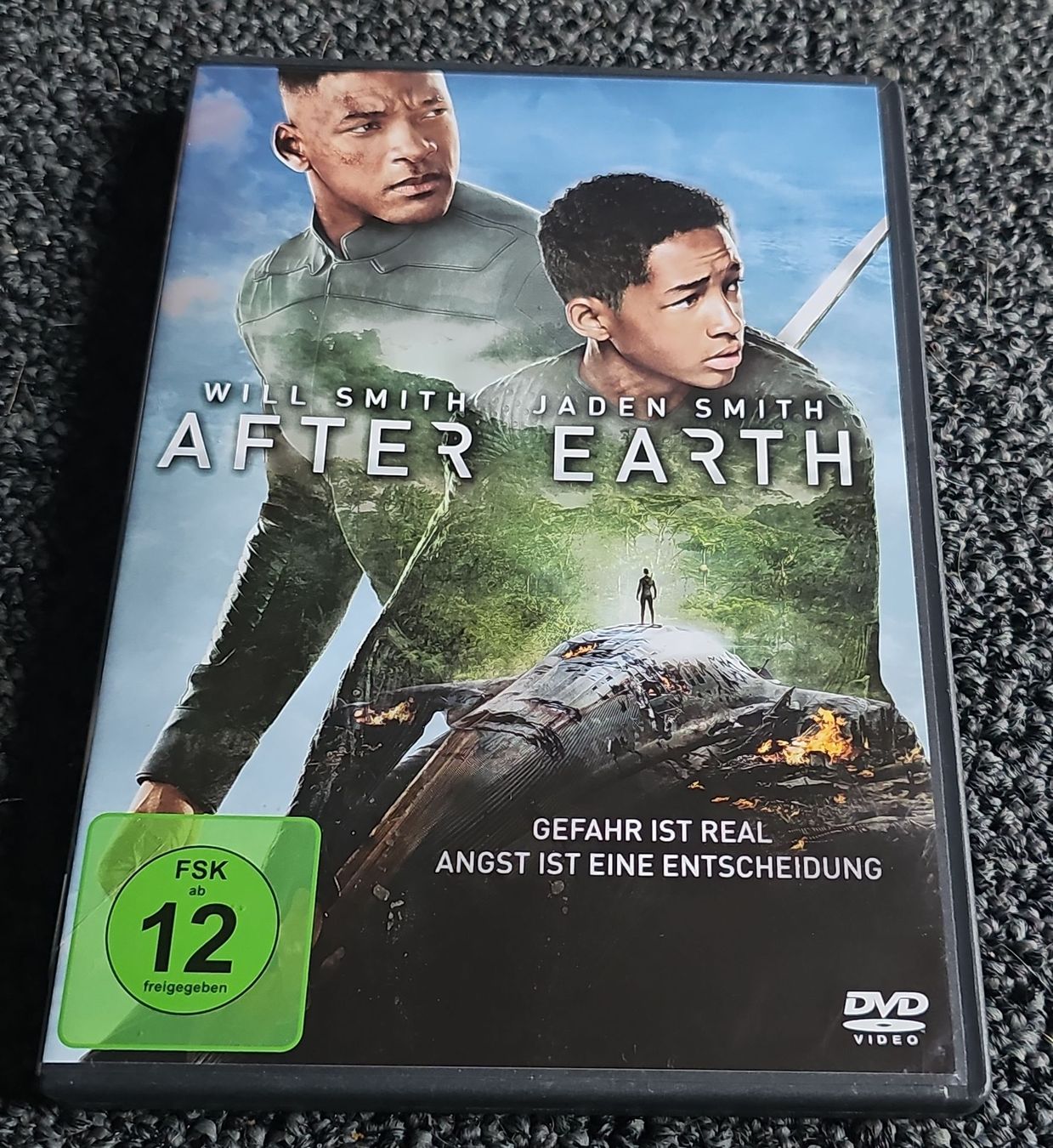 Alle DVDs: After Earth (22253) – Gebraucht aus Ruswil von jan_bxl5