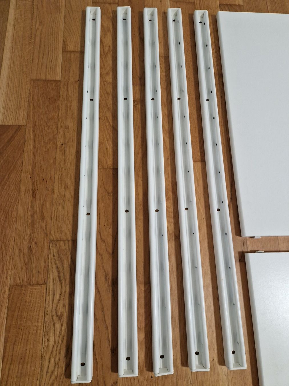 Regale: IKEA ALGOT Wandregalsystem mit Kleiderstangen – Gebraucht aus Lengnau BE von sam_90 4