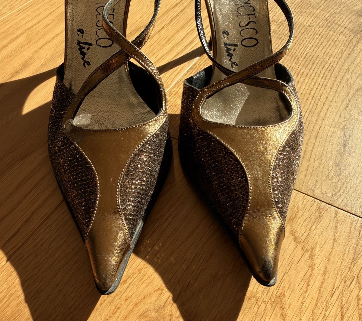 Scarpe da donna: Francesco Schuhe Gr.37 mit passender Clutch – Usato da Zürich venduto da CALI8053 1